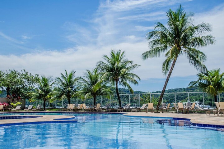 Hotel Pool