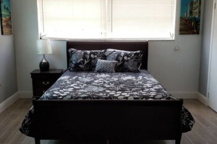 Room 6 of 51