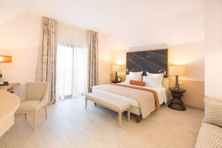 Room 9 of 52