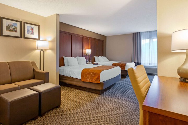 1 King Bed Suite (6 of 10)