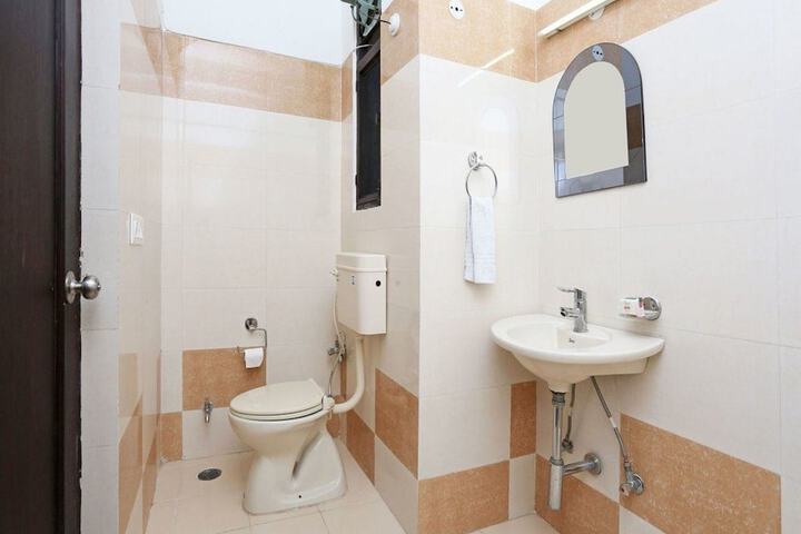 Room 8 of 11