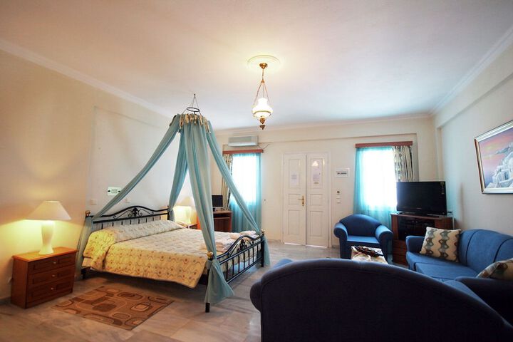 Room 8 of 62