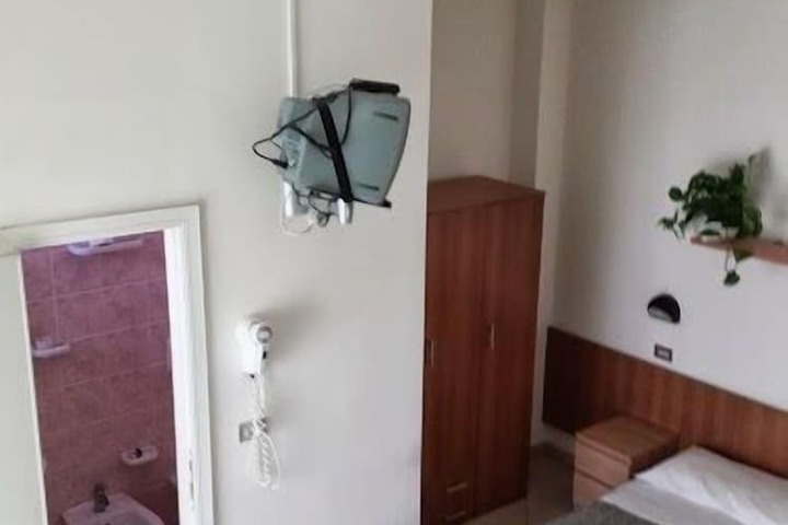 Room 10 of 45