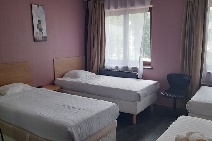Room 11 of 39
