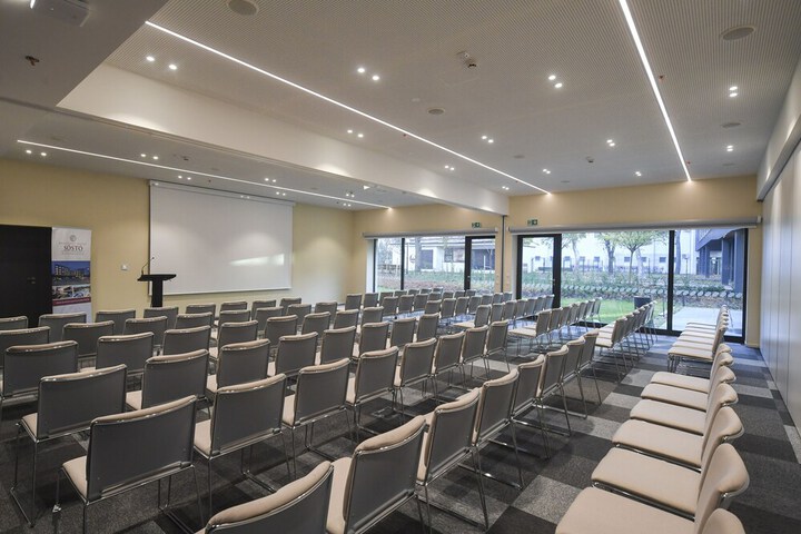 Ballroom/Hall 63 of 80
