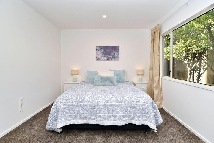 Room 4 of 60