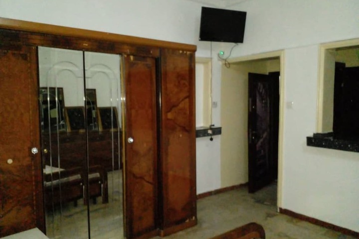 Room 3 of 17