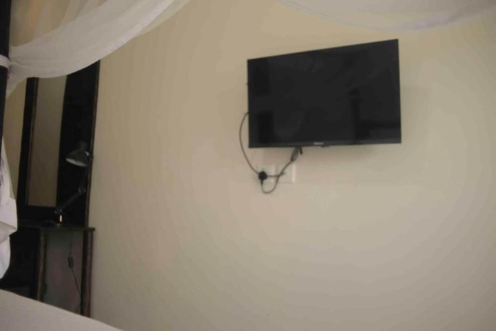 Room 5 of 50