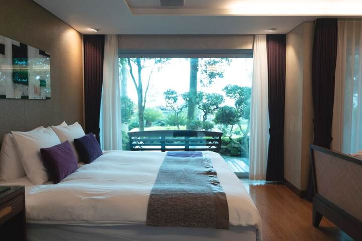 Room 7 of 59