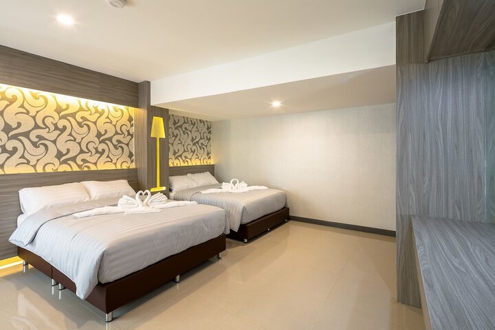 Room 15 of 40