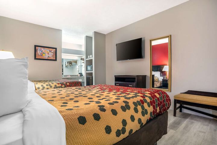 Room 10 of 34