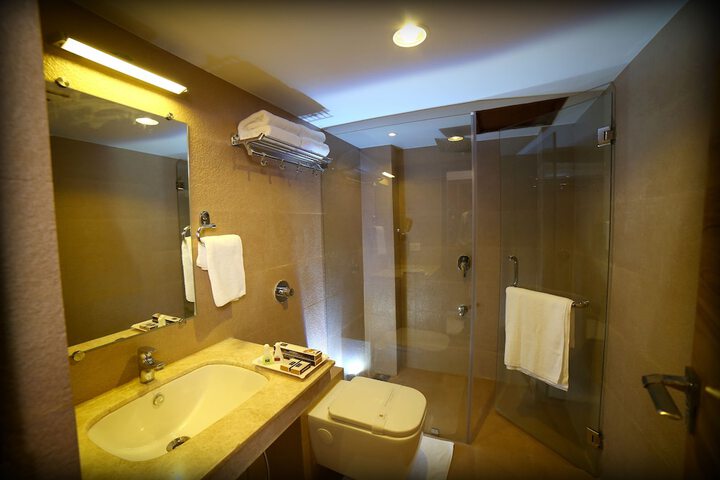 Room 15 of 24