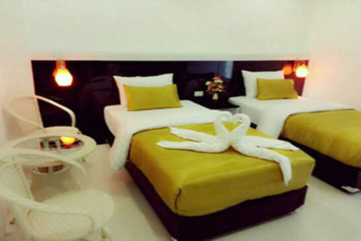 Room 6 of 15