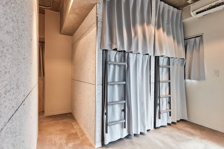 Room 9 of 21