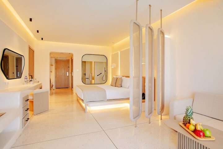 Room 17 of 42