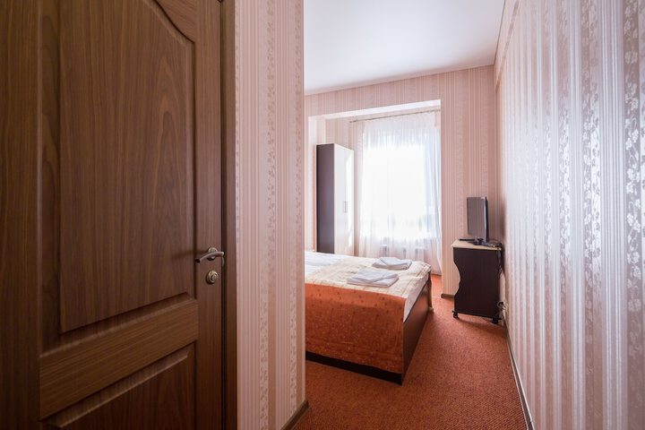 Room 4 of 53