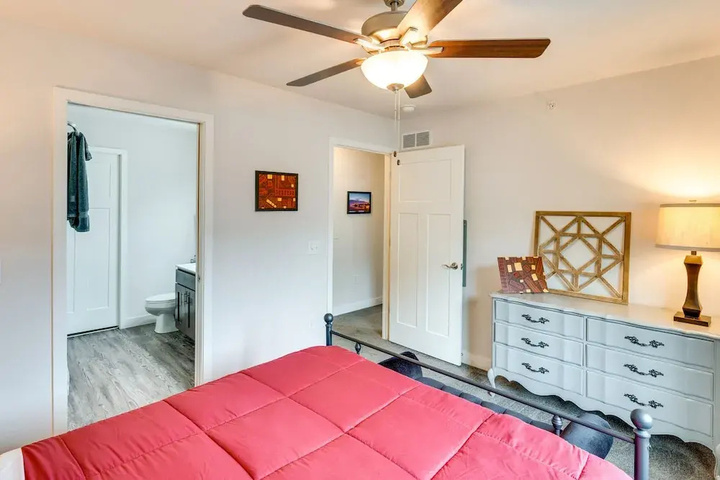 Room 4 of 14