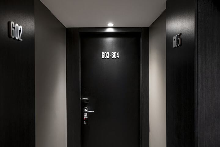 Room 10 of 64