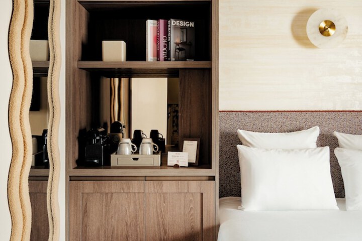 Room 16 of 30