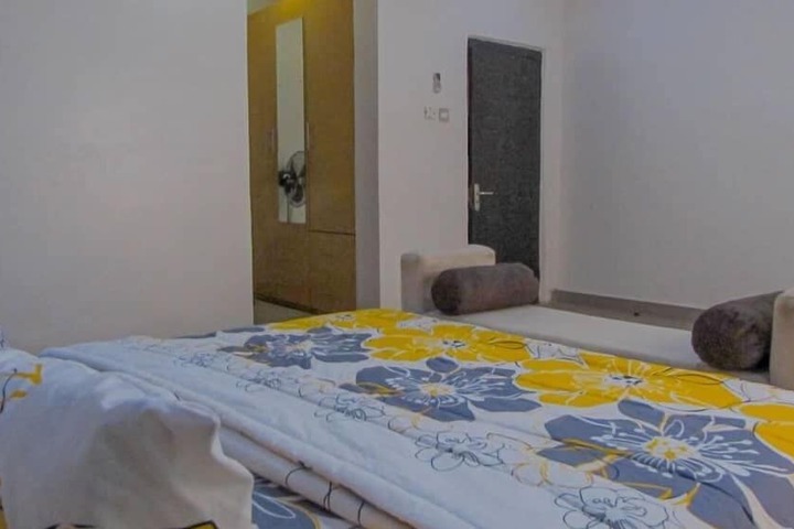 Room 14 of 25