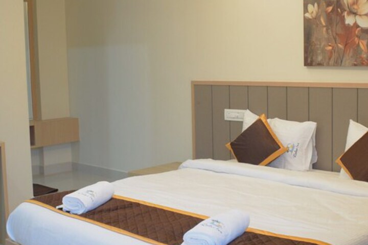 Room 2 of 38