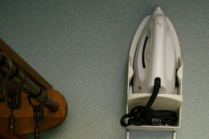 Iron/ironing board