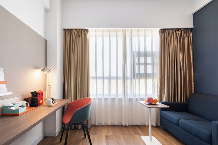 Room 13 of 49