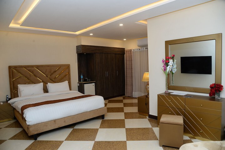 Room 16 of 35