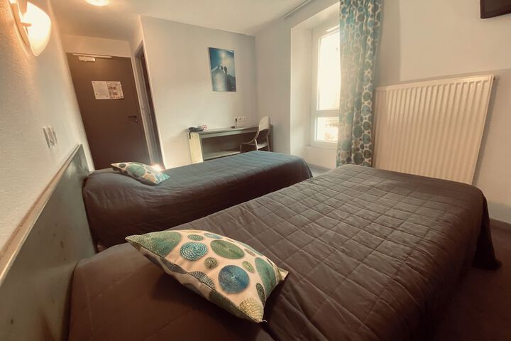 Room 16 of 39