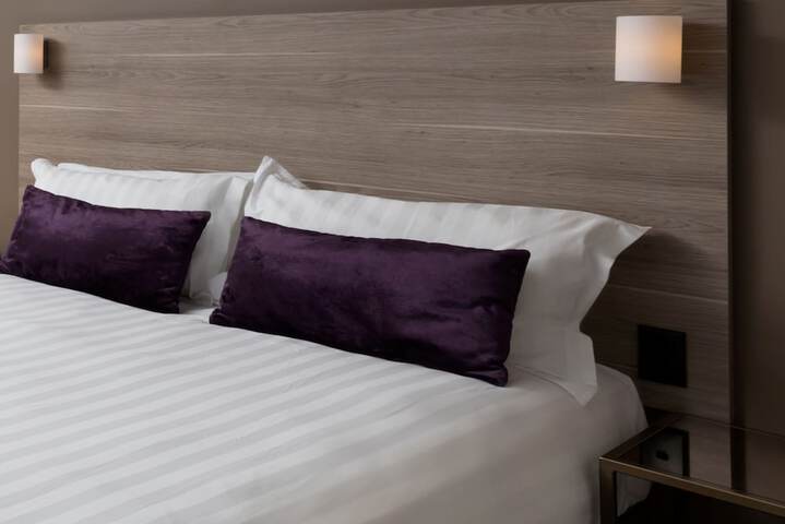 Room 4 of 54