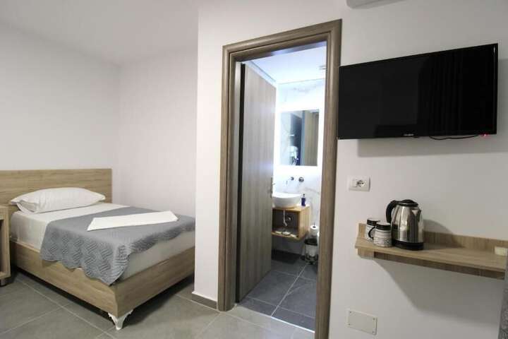 Room 7 of 86