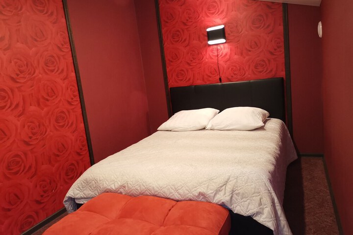 Room 33 of 48