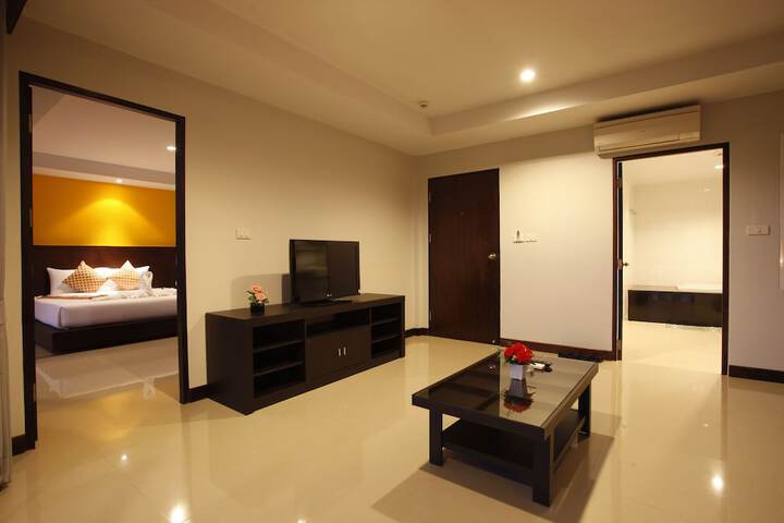 Room 11 of 32