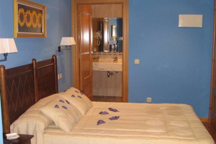 Room 4 of 15