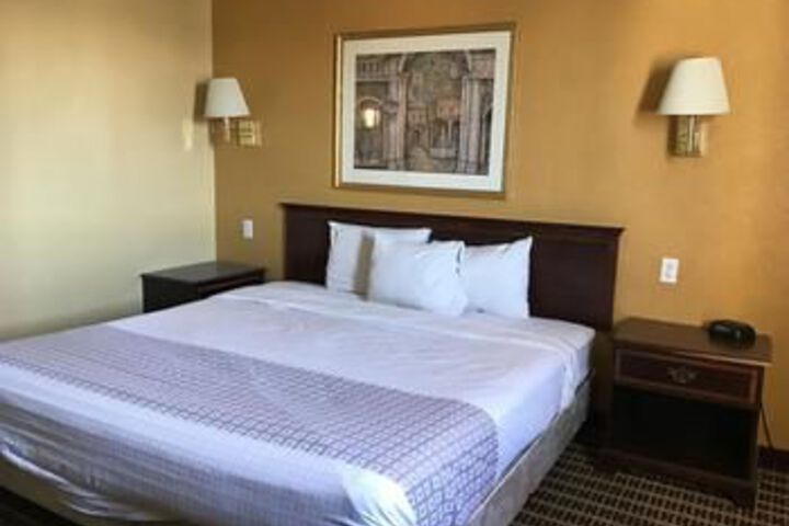 Room 25 of 44