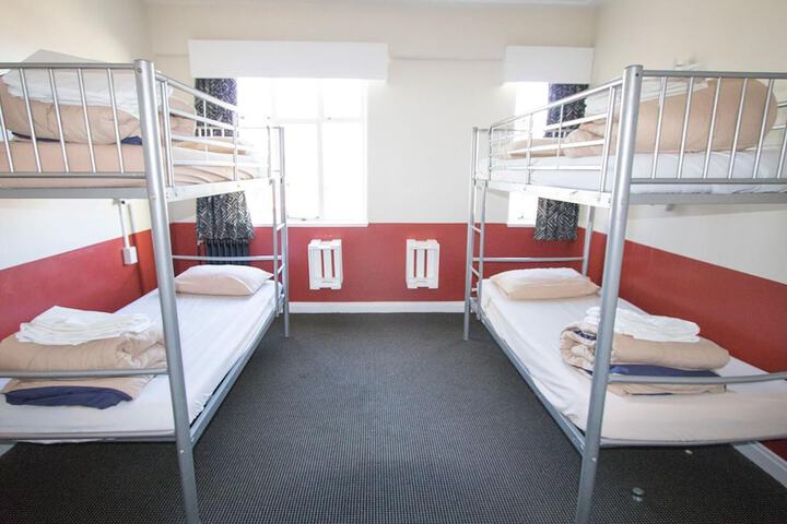 Room 21 of 40