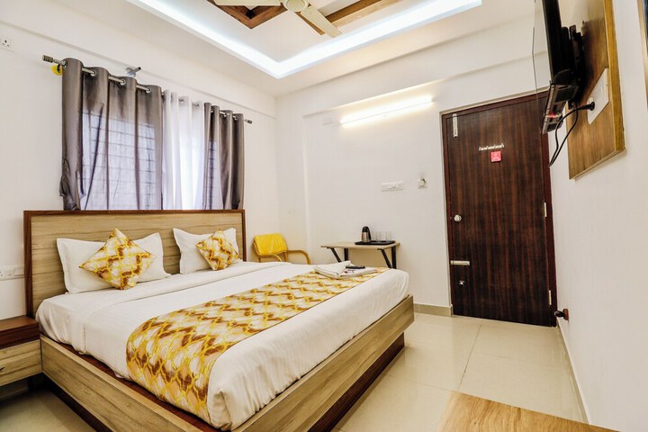 Room 12 of 18
