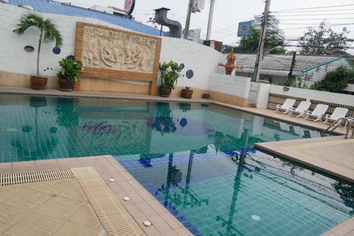 Exterior of Baan JPN Hotel