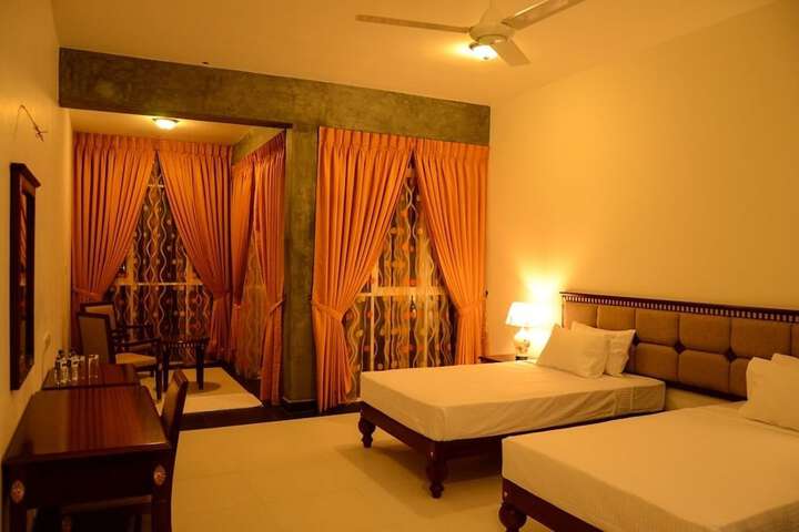 Room 8 of 38