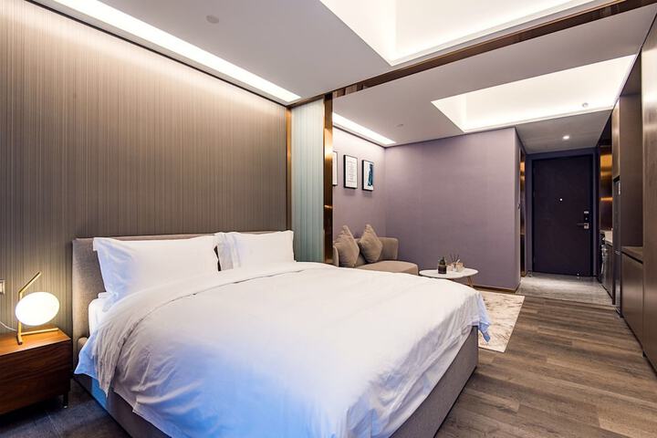 Room 6 of 29