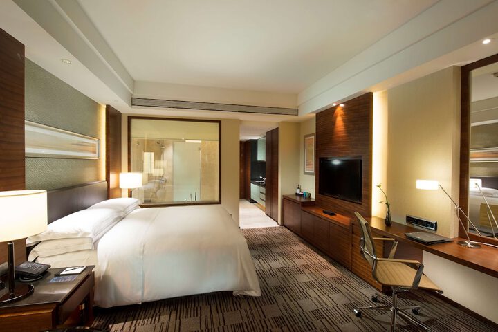 Room 16 of 78