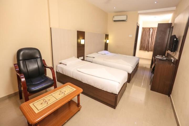 Room 2 of 5