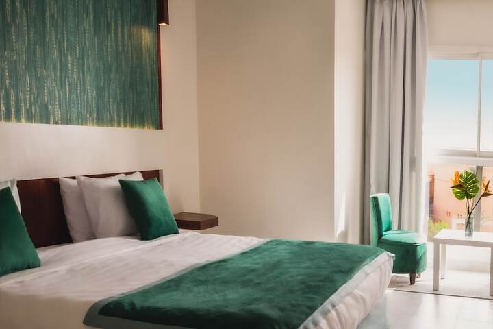 Room 16 of 30