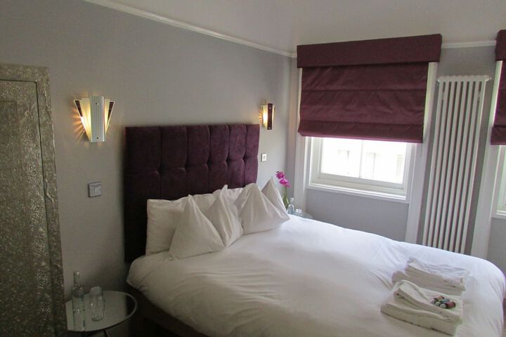 Room 3 of 58