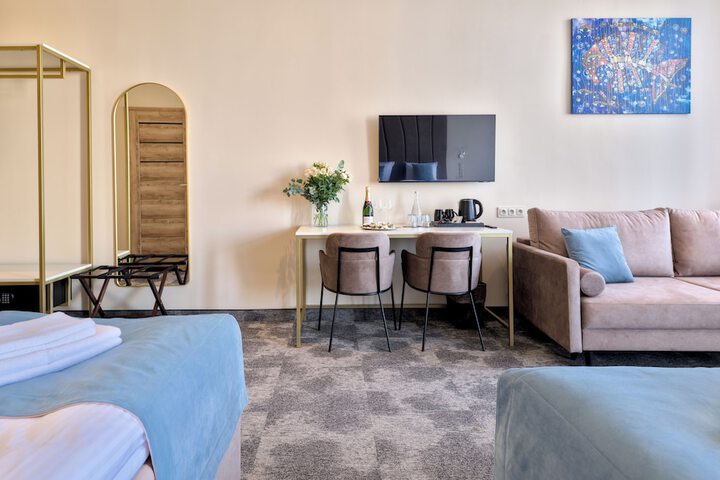 Room 17 of 53
