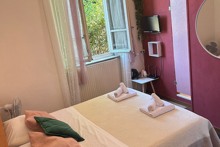 Room 9 of 49