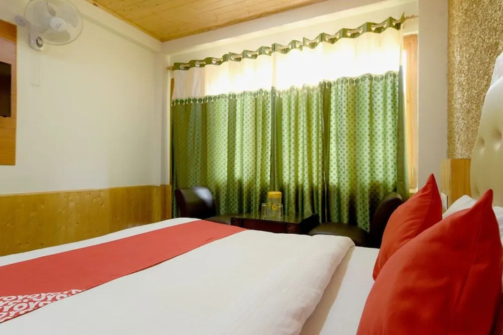 Room 4 of 14