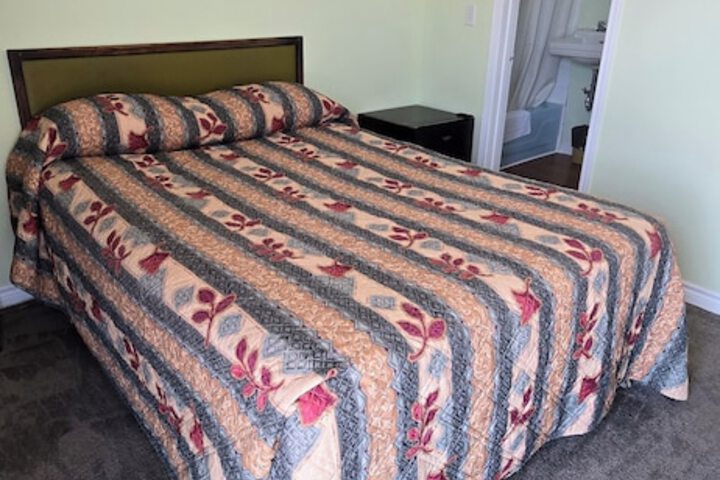 Room 2 of 32