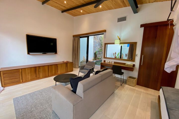 Room 16 of 110