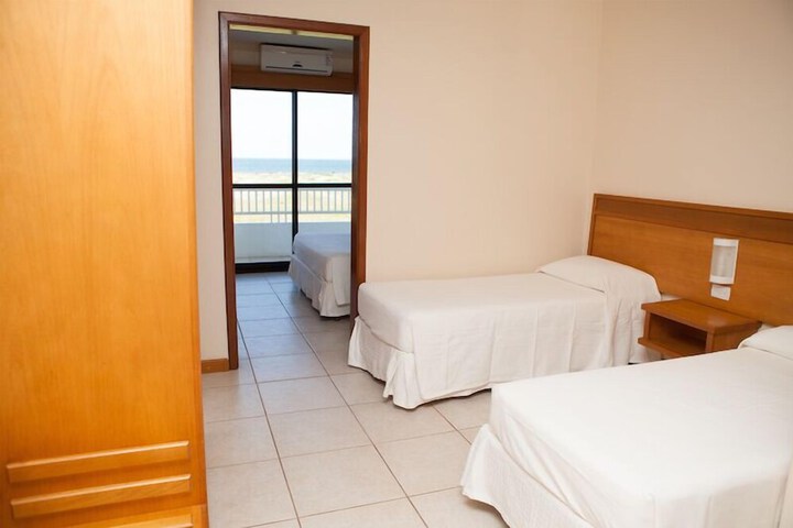 Room 5 of 8
